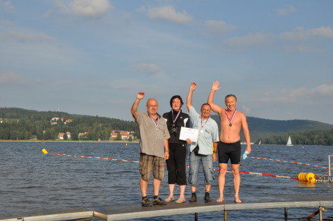 Stříbro a bronz na závodě štafet na 4 x 2km