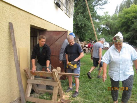 Otužilci v létě nezahálejí – červnový „trojboj“ (brigáda, kontrolní závod a táborák)