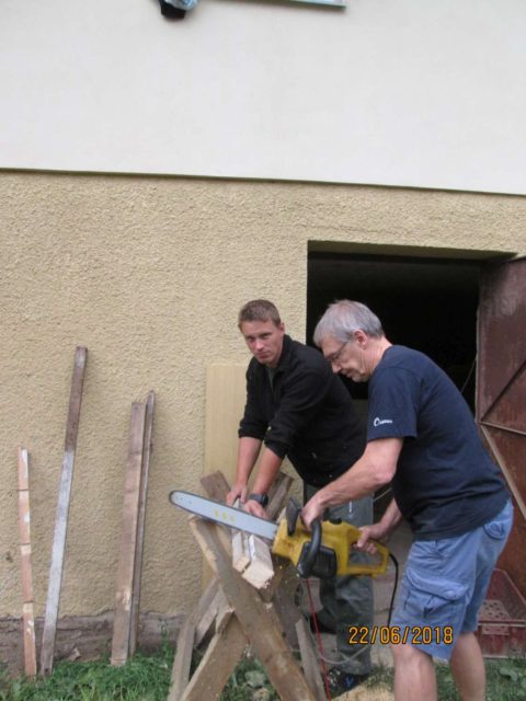 Otužilci v létě nezahálejí – červnový „trojboj“ (brigáda, kontrolní závod a táborák)