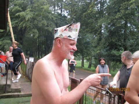 Otužilci v létě nezahálejí – červnový „trojboj“ (brigáda, kontrolní závod a táborák)
