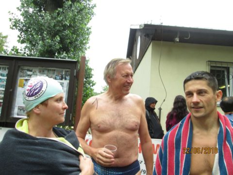Otužilci v létě nezahálejí – červnový „trojboj“ (brigáda, kontrolní závod a táborák)