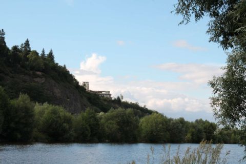 Otužilci v létě nezahálejí – červnový „trojboj“ (brigáda, kontrolní závod a táborák)