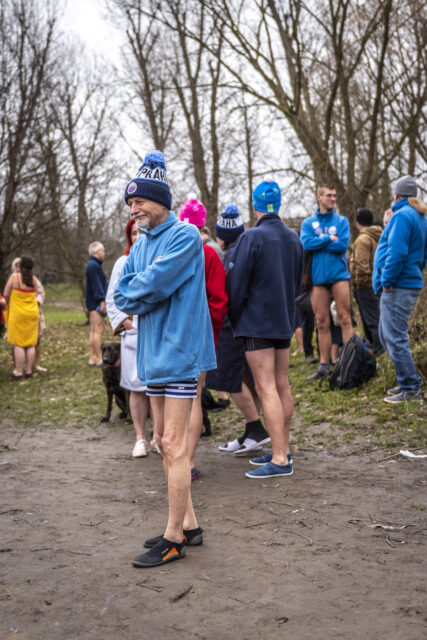Tradiční křest otužilců ve Vltavě 2023