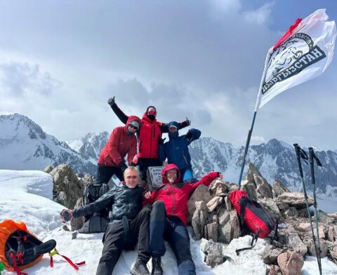 Učitel, 4 530 m n. m., Patrik, Kuba, Ráďa, Roman, Matěj, národní park Ala-Arča